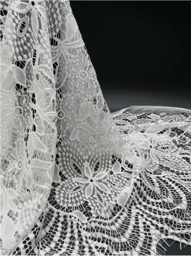 Ffabrig Lace Eyelash